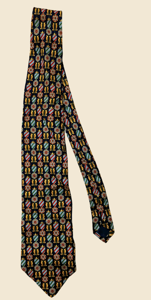 Cravatta Vintage – Scudi Araldici e Medaglioni | 100% Seta | Made in Italy
